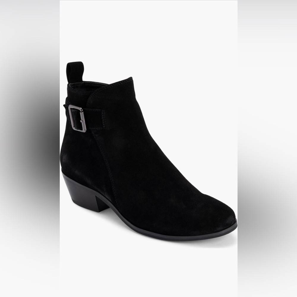 Blondo waterproof Suede Ankle Boots